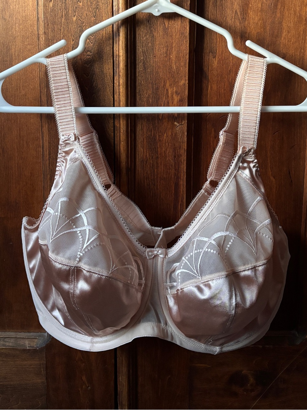 Elomi Full-Coverage Satin & Embroidered Bra in Blush